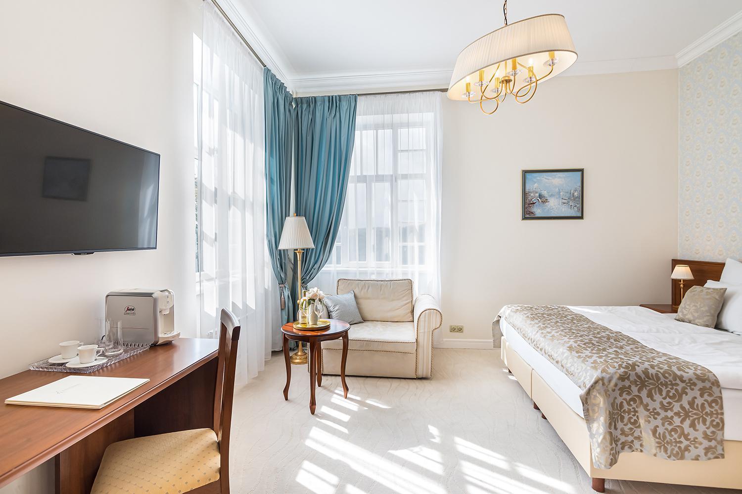 Hotel Katerina 兹诺伊莫 外观 照片
